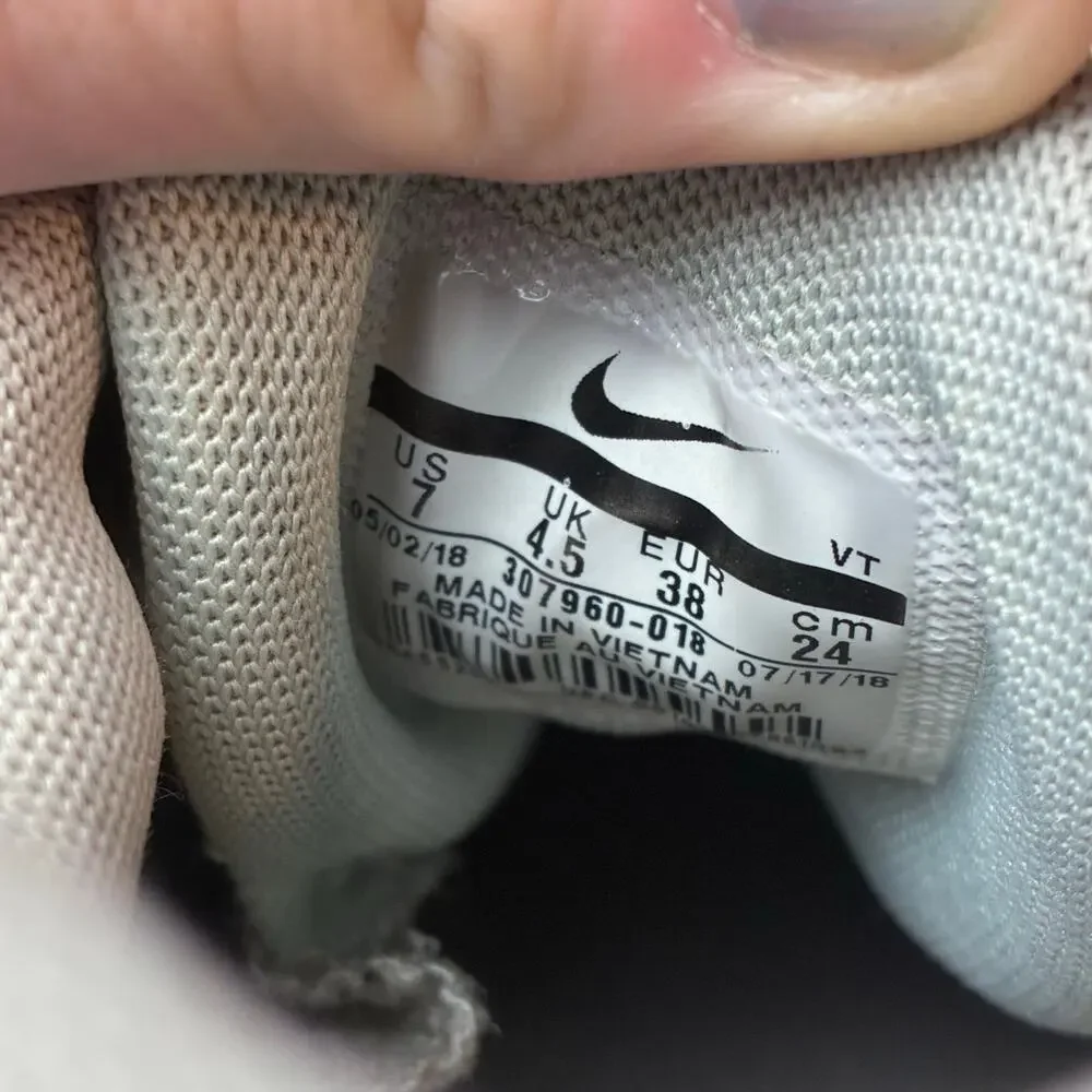 Nike Air Max 95 Sneakers Women’s 7 Moon Particle Silver White Pastels Retro